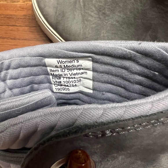 L.L. Bean Mountainside Toggle Boots - Picture 7 of 12